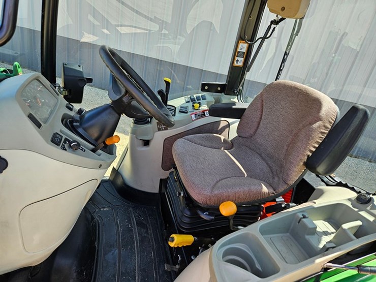 john-deere-3520-image-27