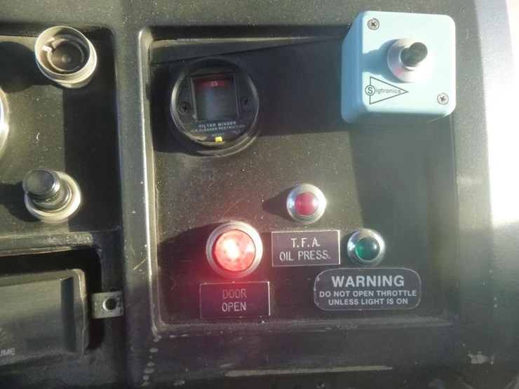 1990-international-4900-image-17