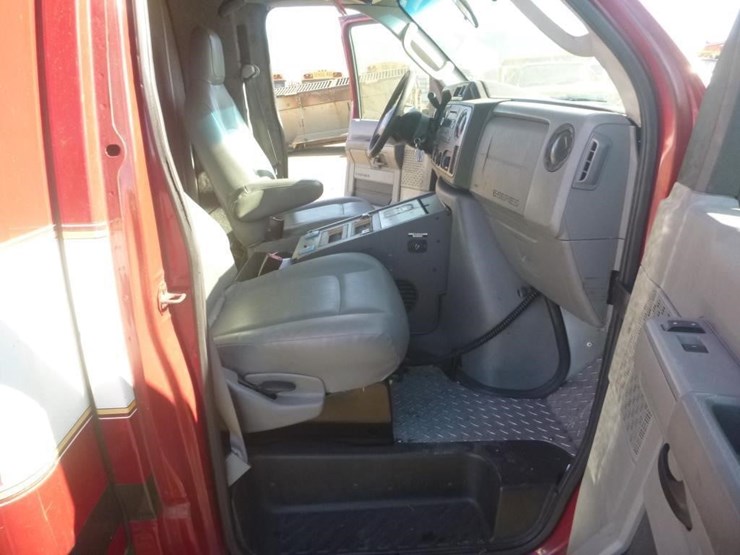 2014-ford-e350-image-12