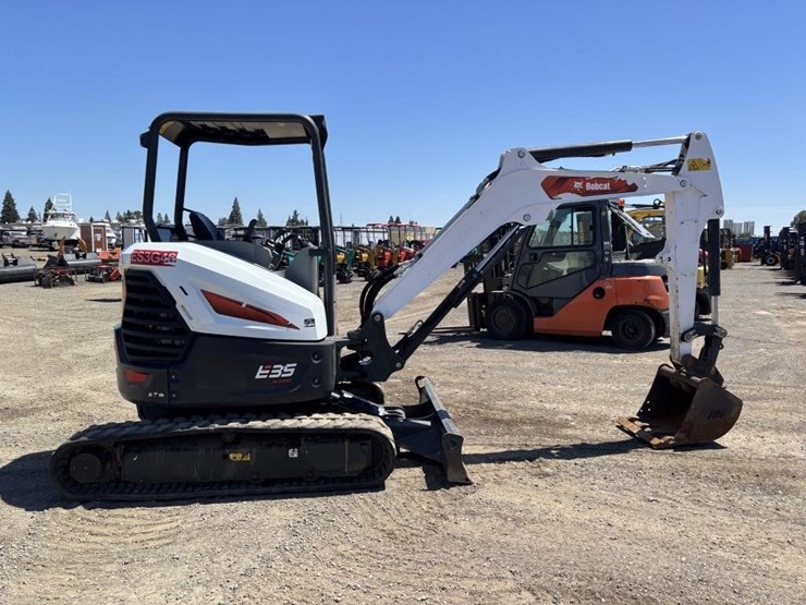 2022-bobcat-e35-image-7