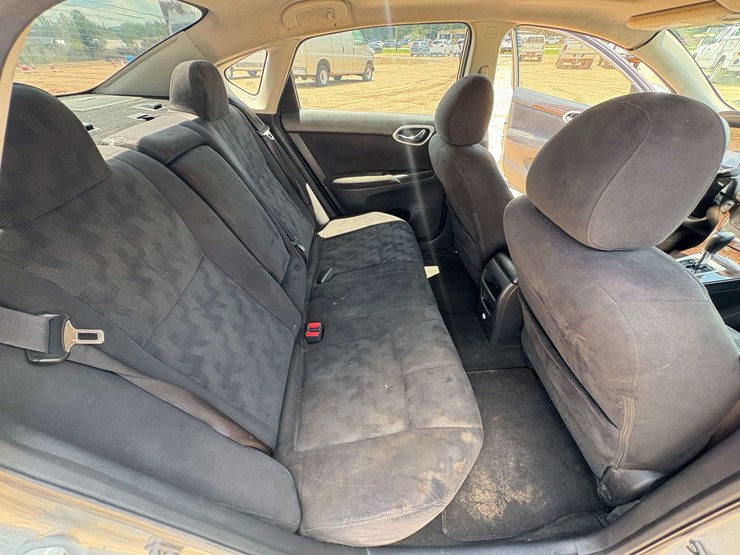 2013-nissan-sentra-4-door-sedan-(163,899-miles)-image-21