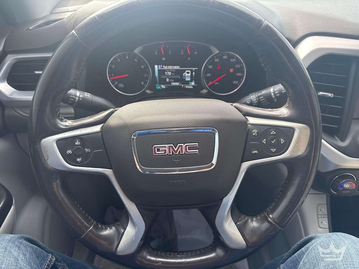 2018-gmc-acadia-image-11