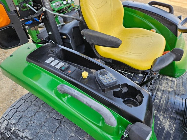 john-deere-4066r-image-25