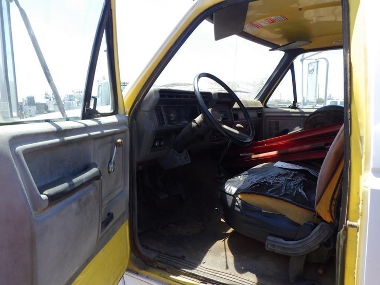 1984-ford-f650-image-5