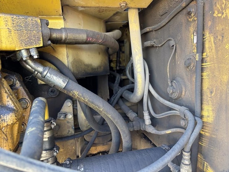 komatsu-pc200-l-image-50