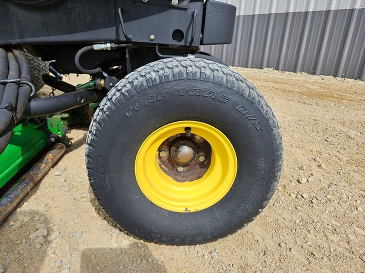 john-deere-3225b-image-15
