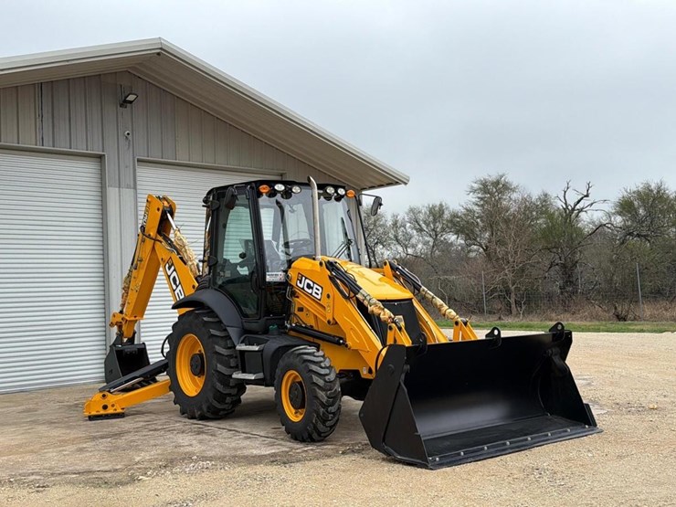 2024-jcb-3cx-image-8