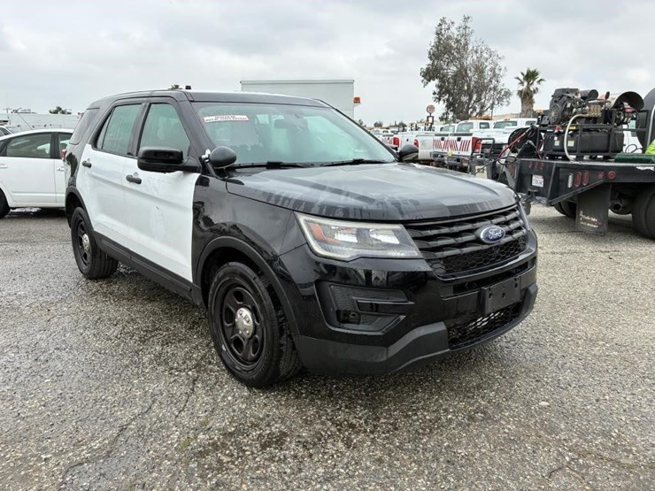 2019-ford-explorer-police-interceptor-image-2