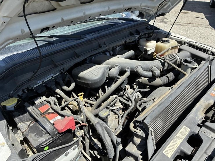 2011-ford-f550-image-9