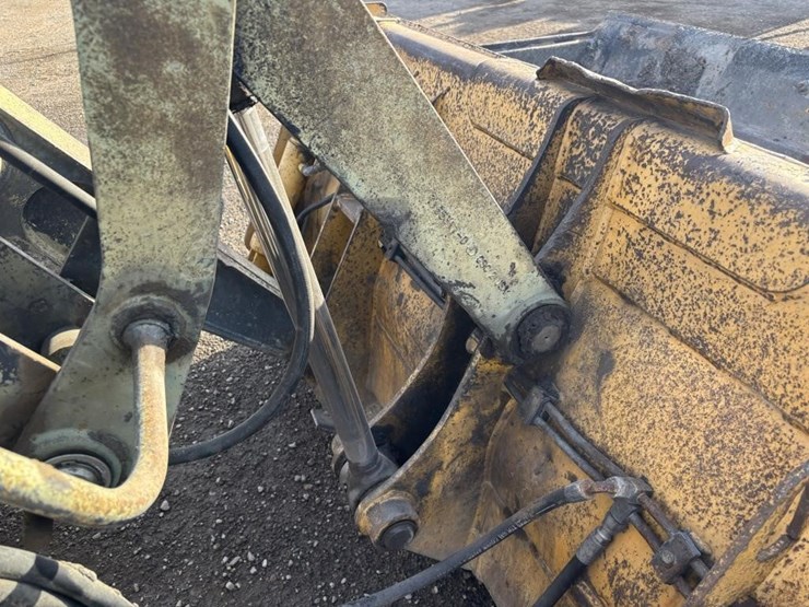 2010-deere-210lj-image-14