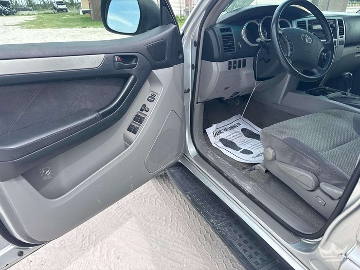 2005-toyota-4-runner-image-21