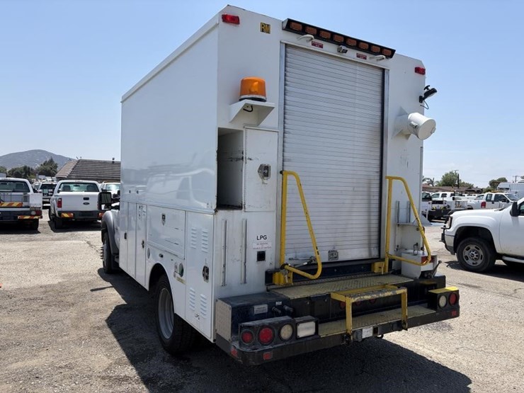 2012-ford-f550-image-4