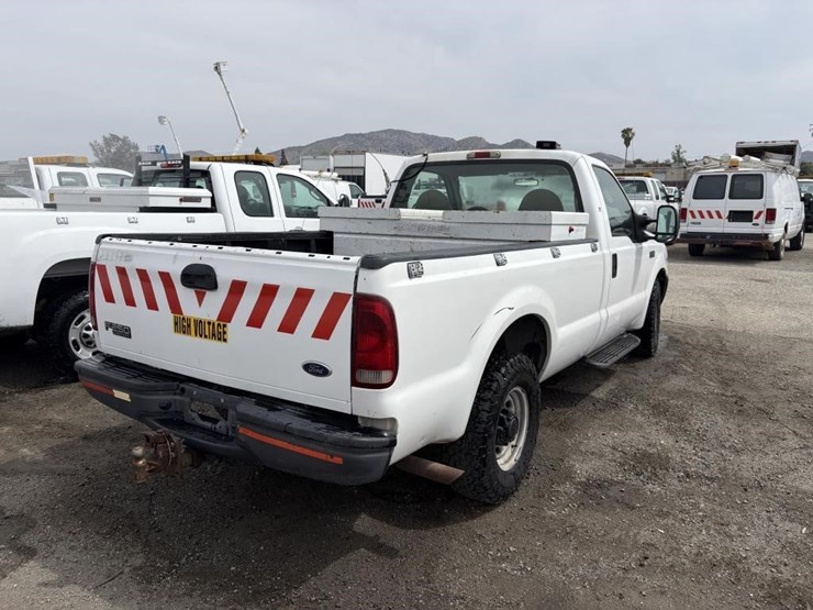 2004-ford-f350-sd-image-3