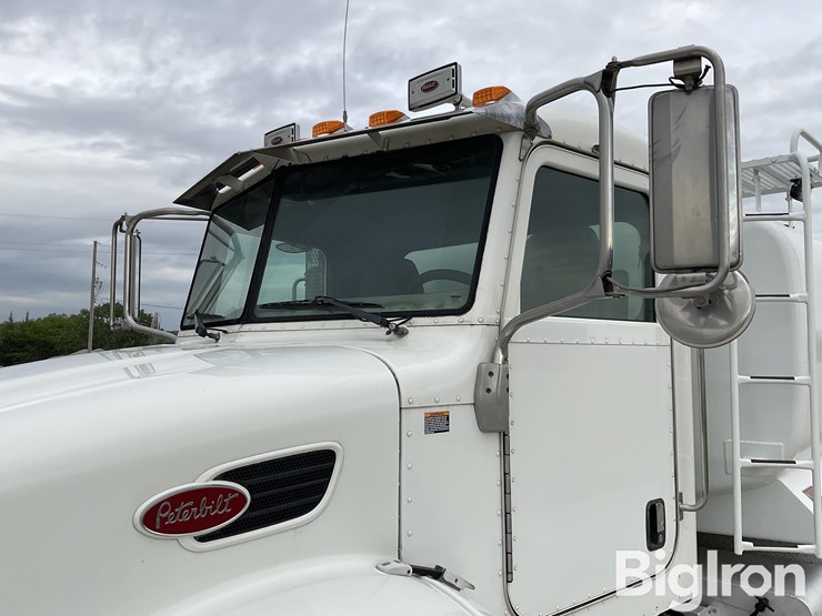 2008-peterbilt-340-image-9
