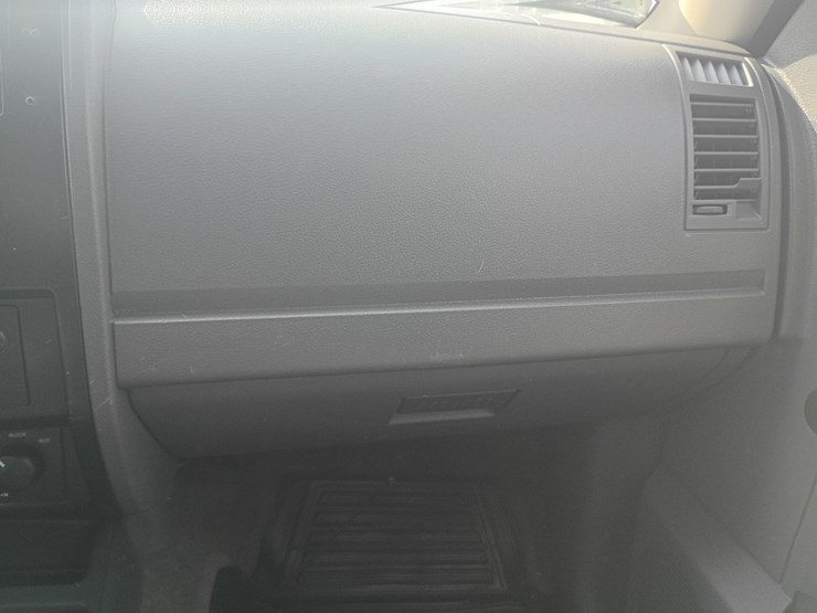 2005-dodge-dakota-image-37