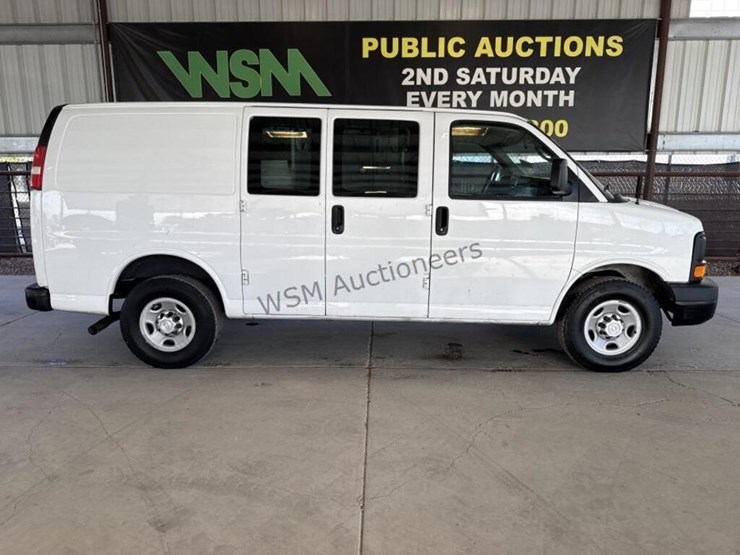 2015-chevrolet-express-2500-image-1