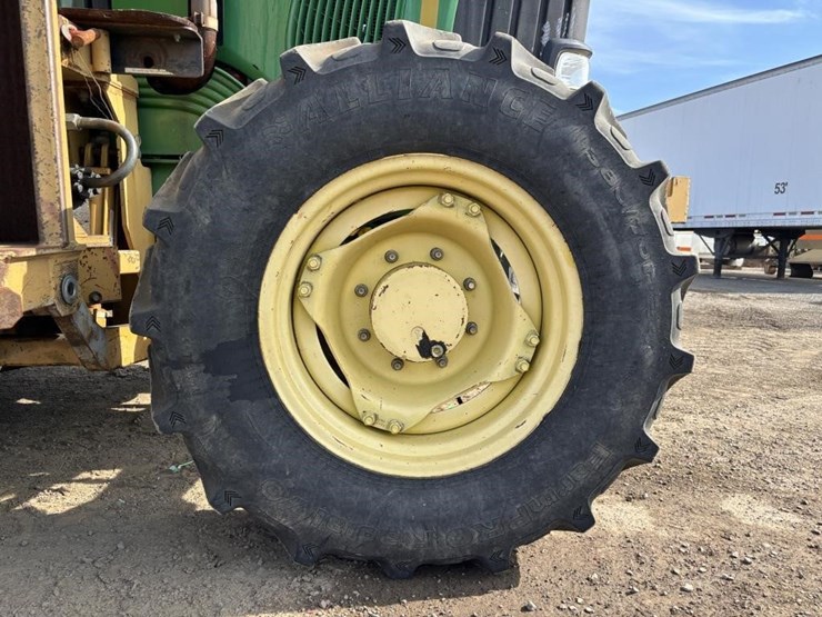 john-deere-6420-image-28