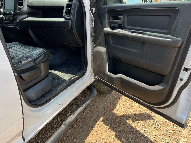 2022-dodge-3500-image-31