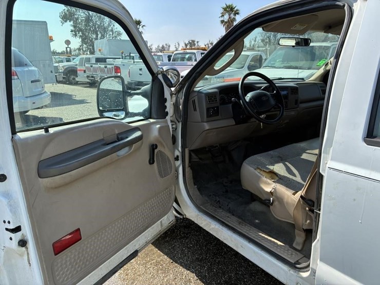 2004-ford-f350-sd-image-16