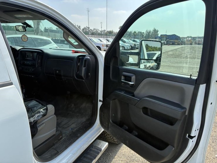 2015-gmc-3500hd-image-10