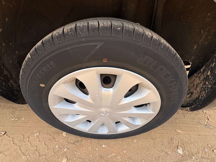 2019-nissan-versa-sedan-s-plus-(121,518-miles)-image-10