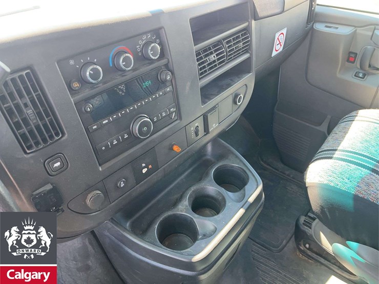 2016-gmc-3500-image-15
