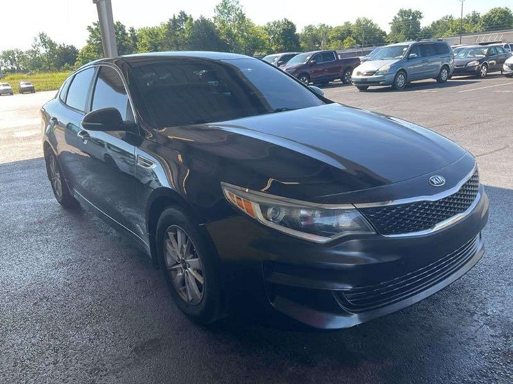 2016-kia-optima-sedan,-image-1