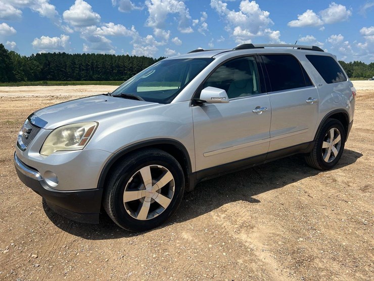 2012-gmc-acadia-image-1