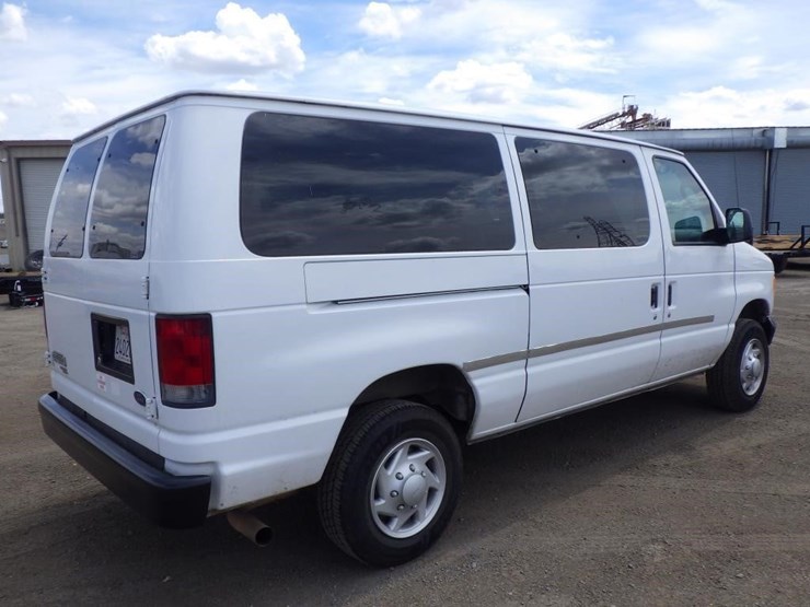 2007-ford-econoline-350-image-3