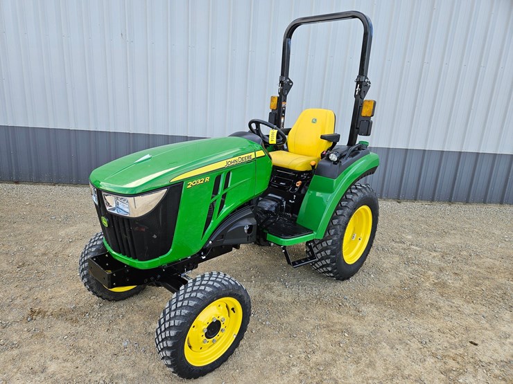 john-deere-2032r-image-1