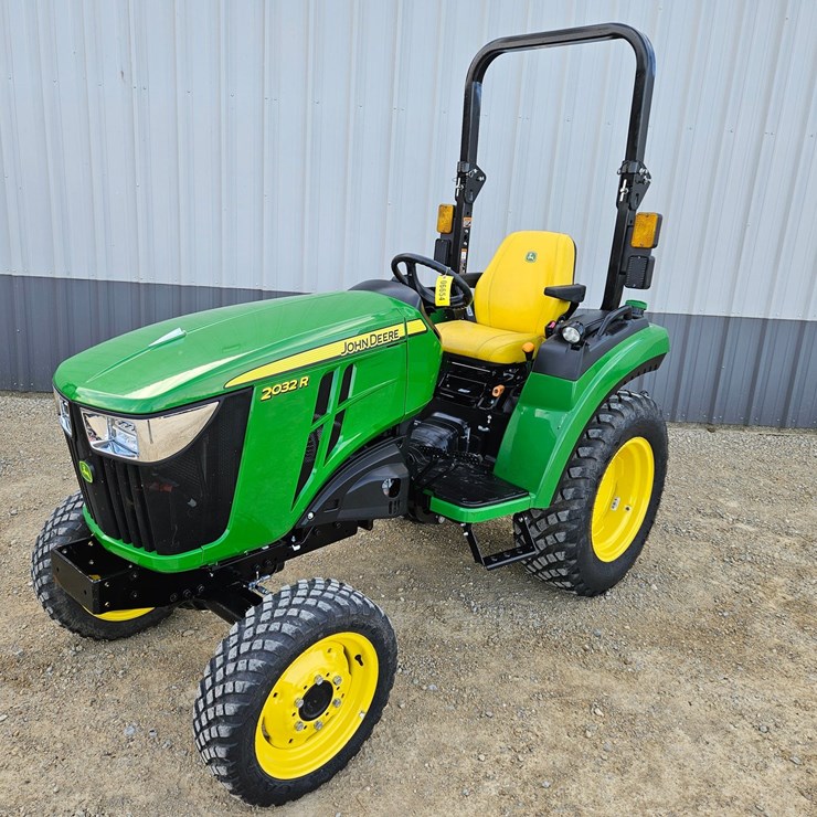 JOHN DEERE 2032R