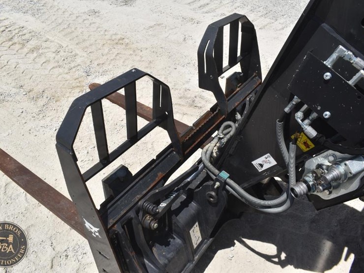 2024-bobcat-tl619-image-12