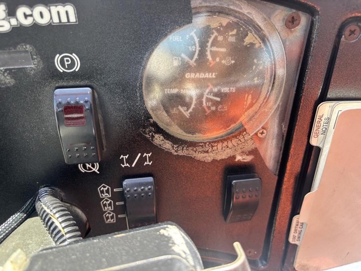 2005-jlg-g6-42a-image-30