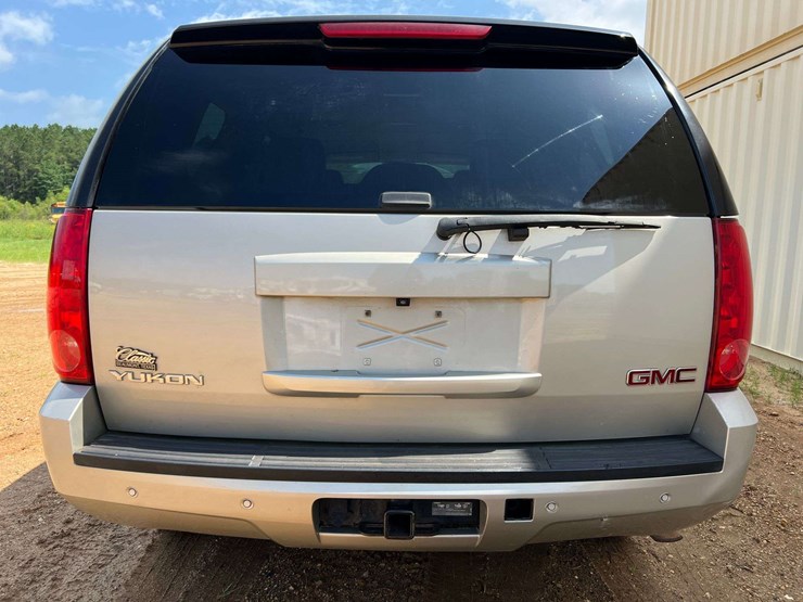 2013-gmc-yukon-slt-image-7