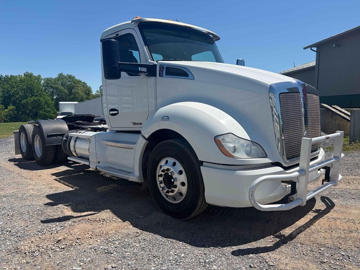 2020-kenworth-t680-image-3