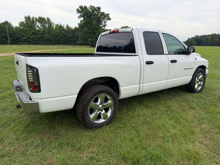 2002-dodge-ram-1500-image-3