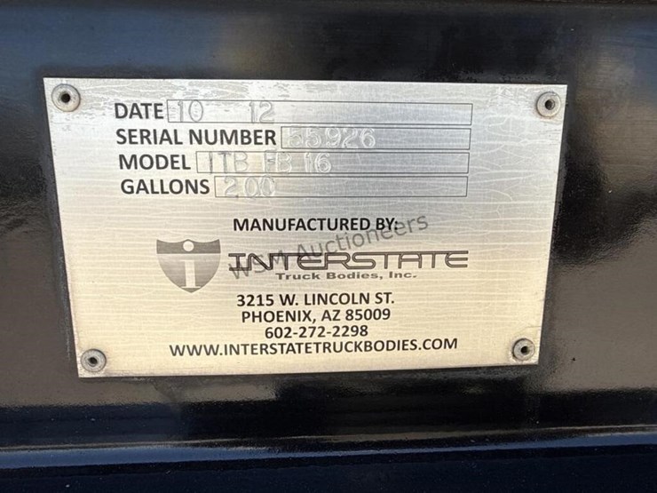 2013-freightliner-m2-106-image-23