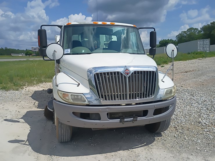 2015-international-durastar-4300-image-15