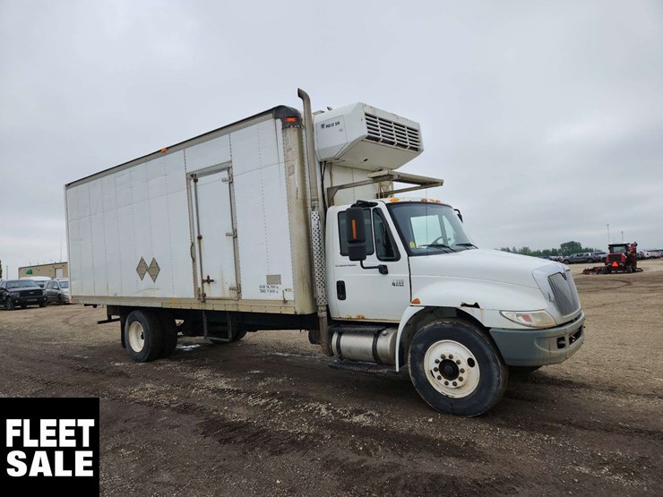 2004-international-durastar-4300-image-2