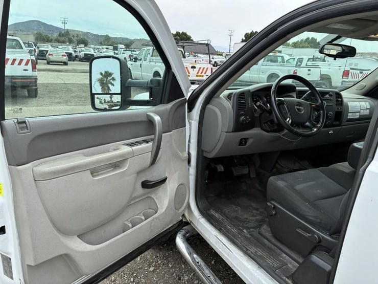 2012-gmc-2500hd-image-15