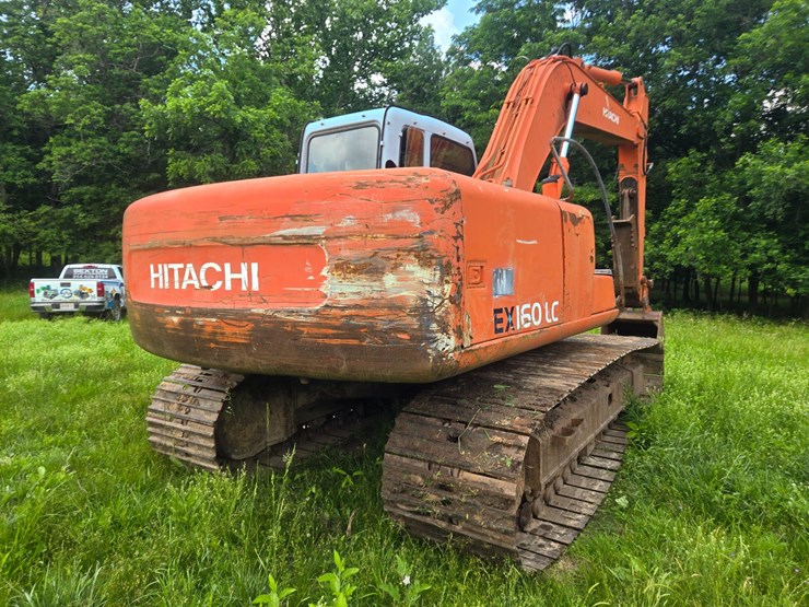 hitachi-ex160-lc-image-12