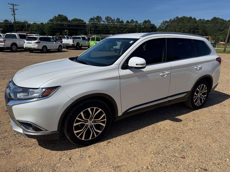 2018-mitsubishi-outlander-image-1