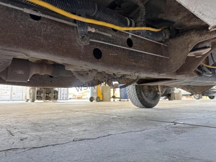 2018-chevrolet-silverado-1500-image-27