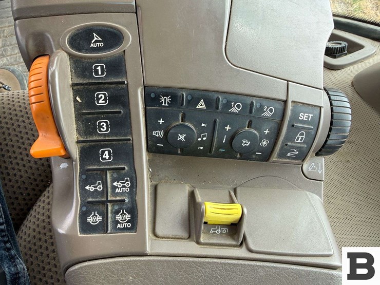2018-john-deere-8270r-image-58
