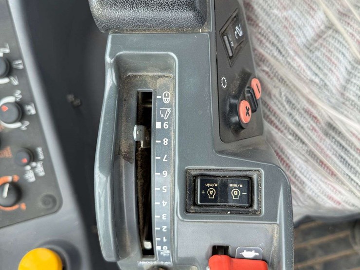 2021-kubota-m6-141-image-56