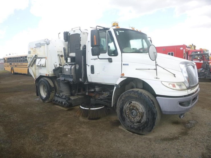 2014-international-4300-image-1