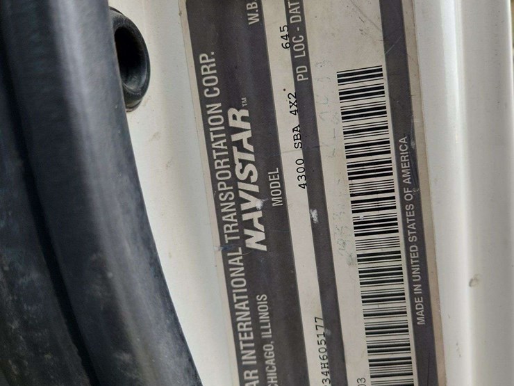 2004-international-durastar-4300-image-36