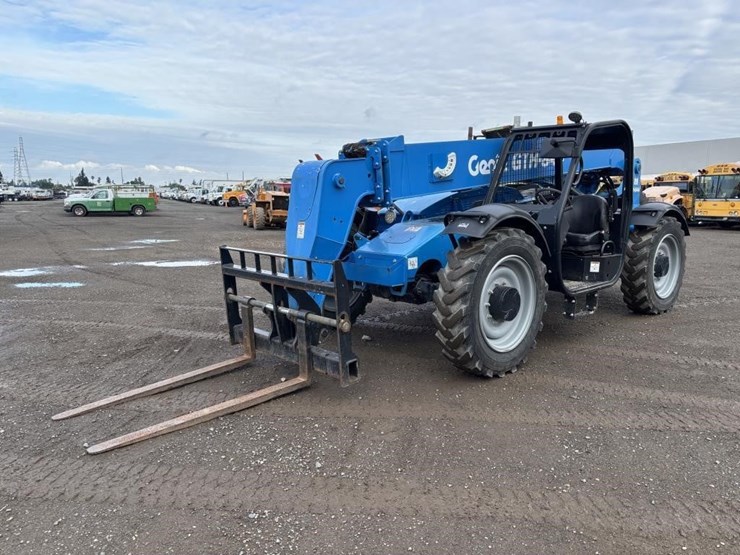 2019-genie-gth844-image-1