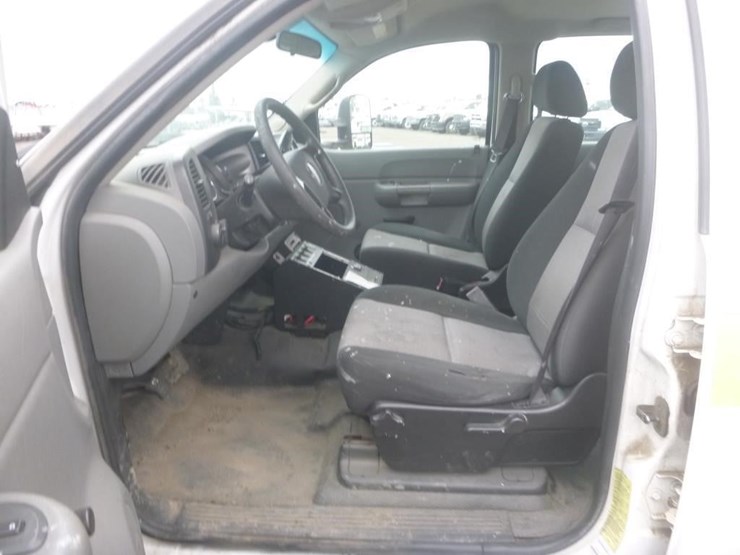 2008-gmc-3500-image-11