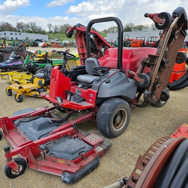 TORO GROUNDSMASTER 5900